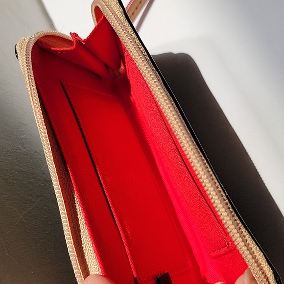 Dooney & Bourke 1975 Wallet - Picture 4 of 10